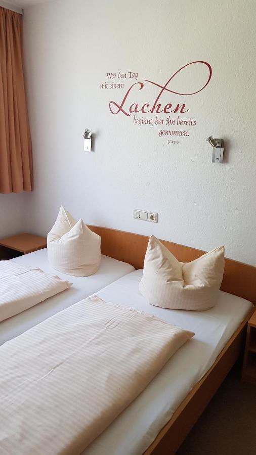 Neudorf  Hotel Vierenstrasse מראה חיצוני תמונה