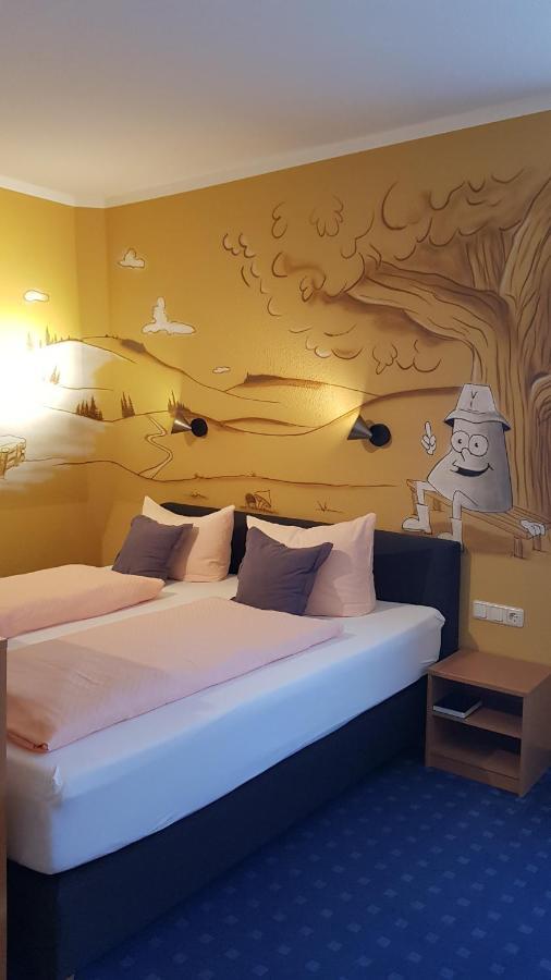 Neudorf  Hotel Vierenstrasse מראה חיצוני תמונה
