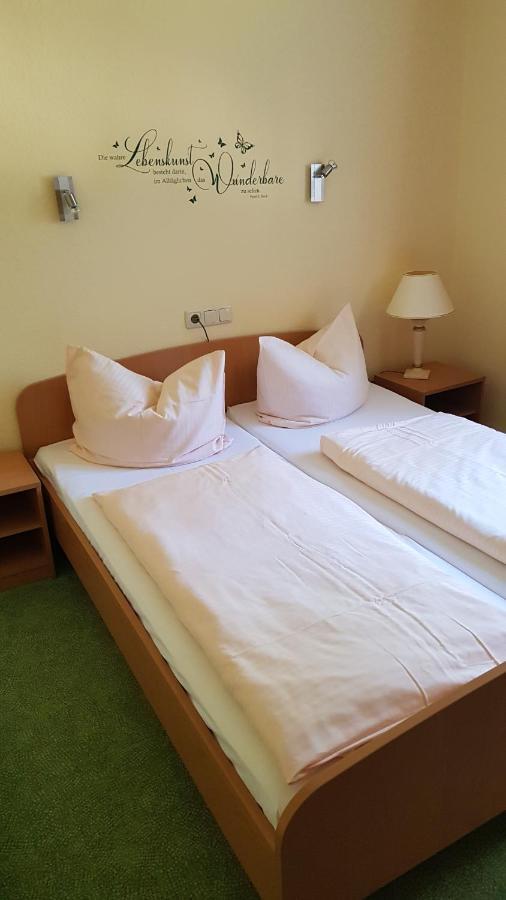 Neudorf  Hotel Vierenstrasse מראה חיצוני תמונה
