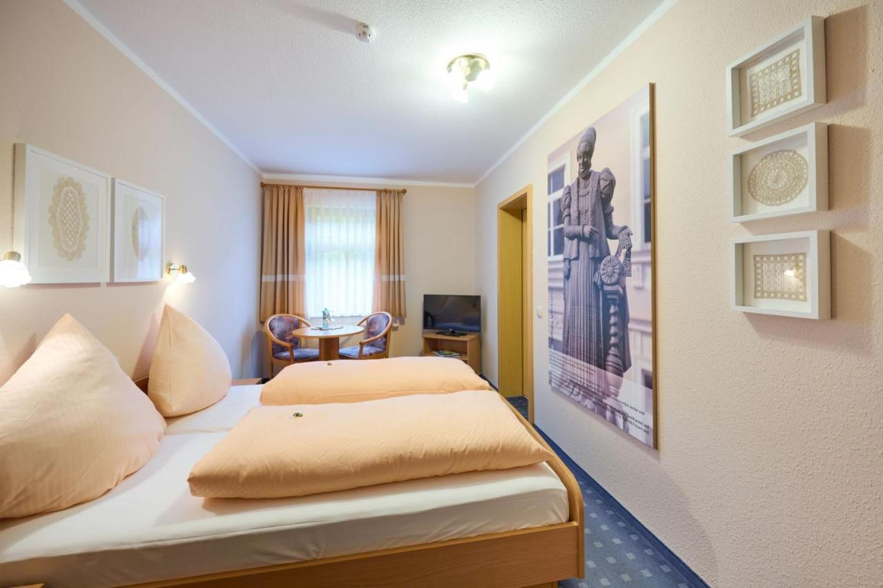 Neudorf  Hotel Vierenstrasse מראה חיצוני תמונה