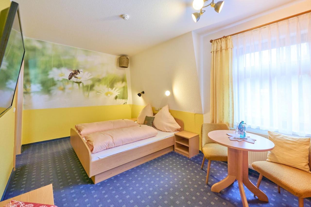 Neudorf  Hotel Vierenstrasse מראה חיצוני תמונה