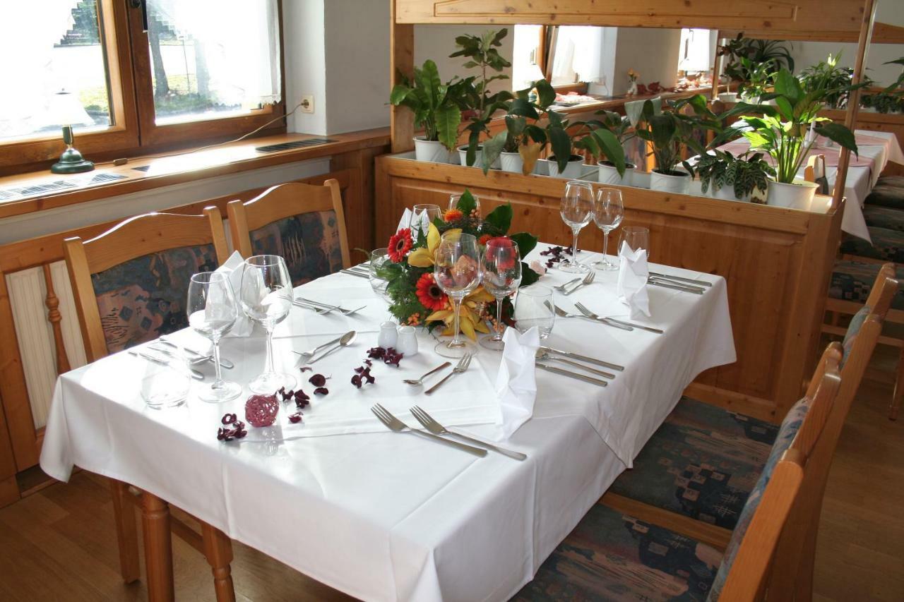 Neudorf  Hotel Vierenstrasse מראה חיצוני תמונה