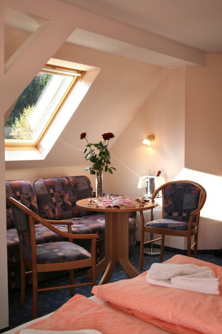 Neudorf  Hotel Vierenstrasse מראה חיצוני תמונה