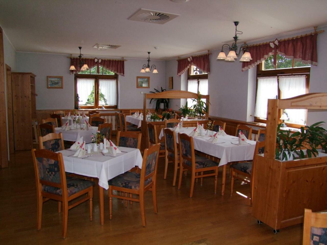 Neudorf  Hotel Vierenstrasse מראה חיצוני תמונה
