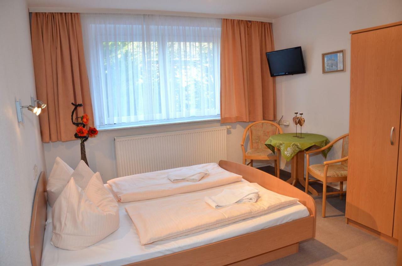 Neudorf  Hotel Vierenstrasse מראה חיצוני תמונה