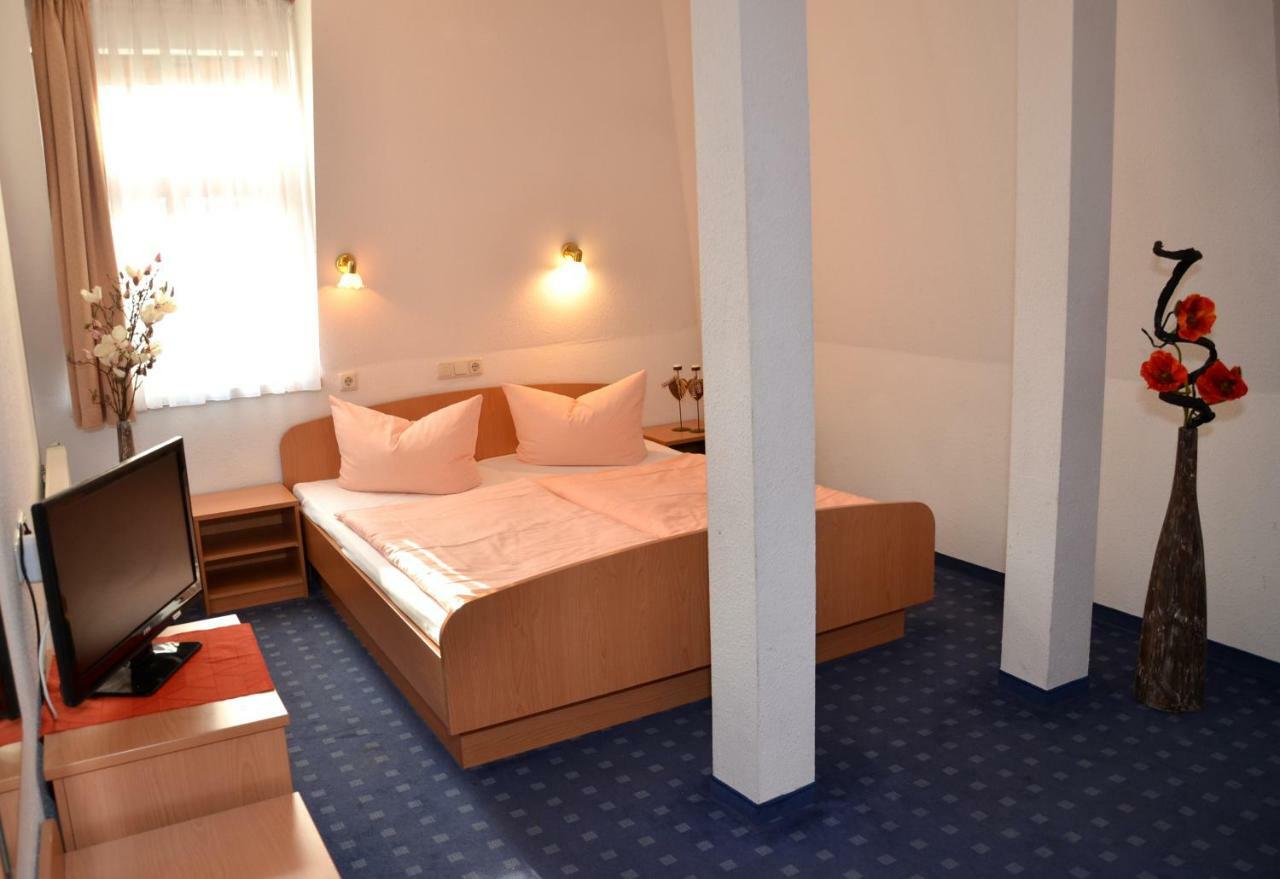 Neudorf  Hotel Vierenstrasse מראה חיצוני תמונה