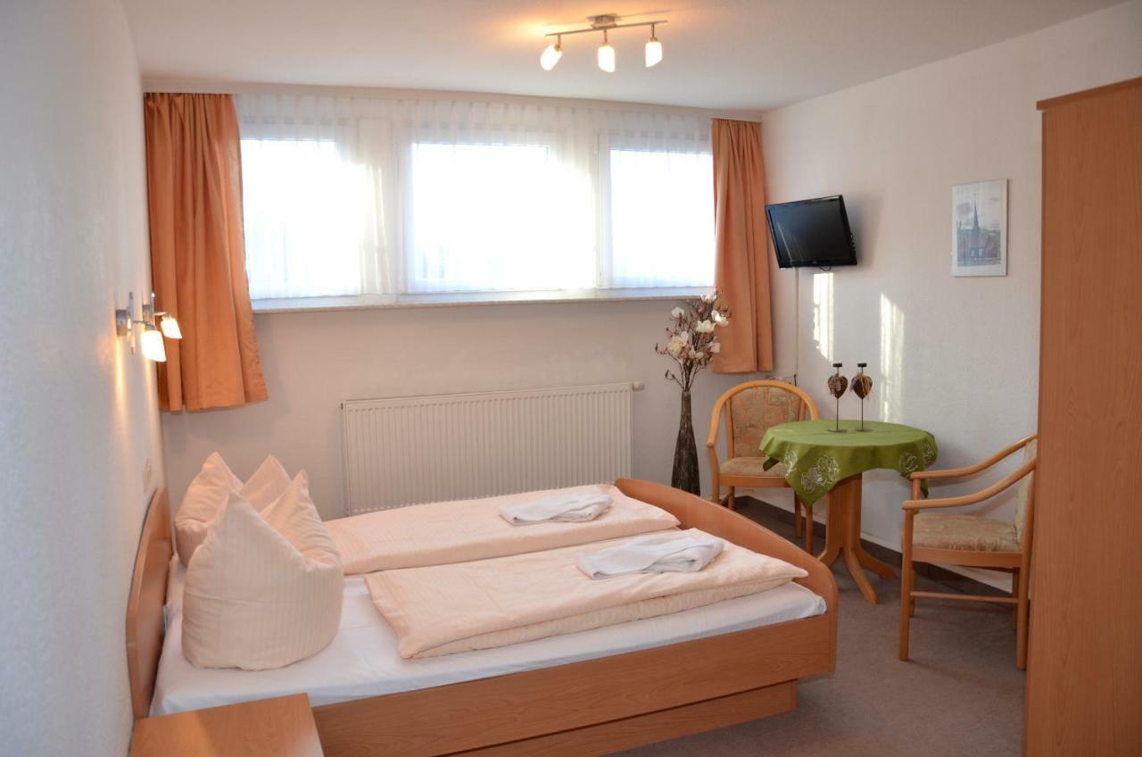 Neudorf  Hotel Vierenstrasse מראה חיצוני תמונה